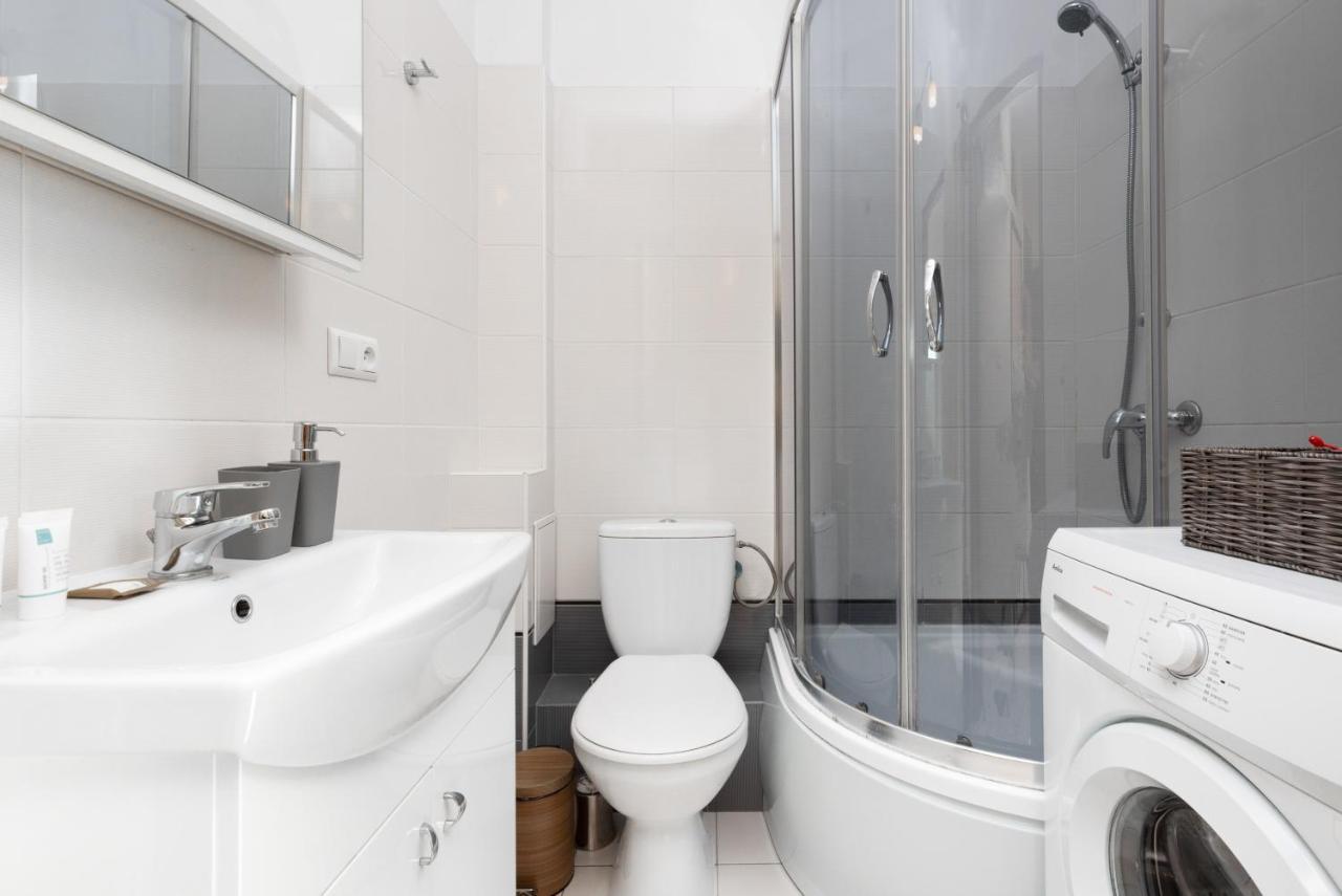 Apartments City Center Krucza By Renters Варшава Екстериор снимка